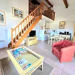 Villa Romarin - au bord du golf - piscine- clim